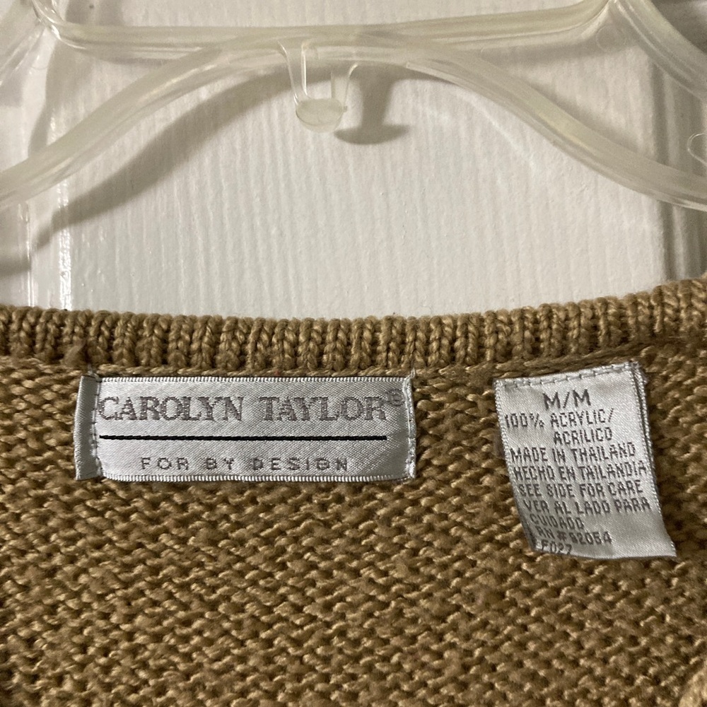 Simple tan sweater - Picture 3 of 4